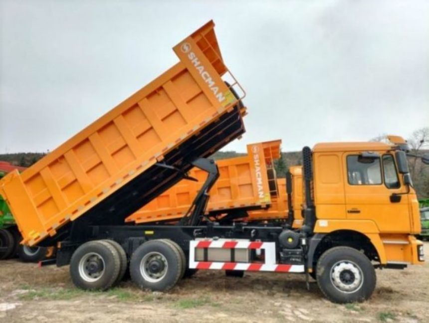 SHACMAN F3000 camión de inclinación 6x4 430 EuroII amarillo con delantero / trasero de múltiples capas de la placa de resorte 4 placas principales 4 pernos en forma de U