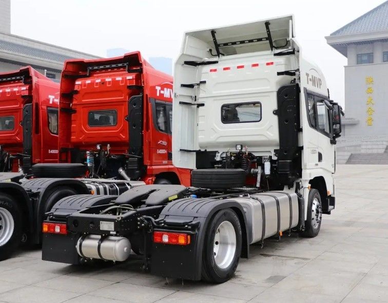 SHACMAN Container Tractor Truck X3000 4*2 Port Terminal Tractor 420hp CUMMINS Marca del motor