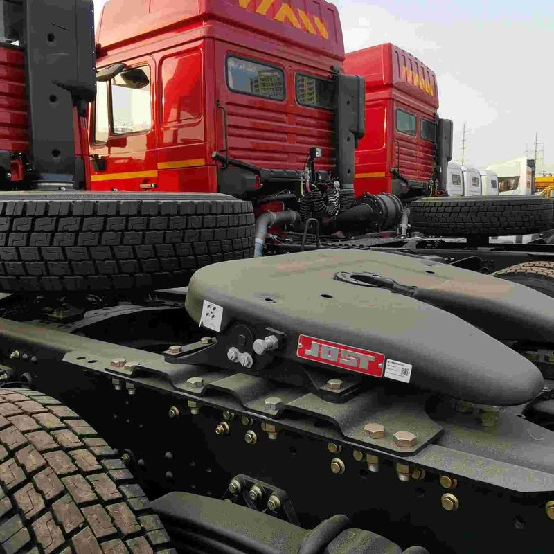Rojo SHACMAN F3000 375HP Euro V 6 ruedas cabeza del tractor 4x2 motor WEICHAI
