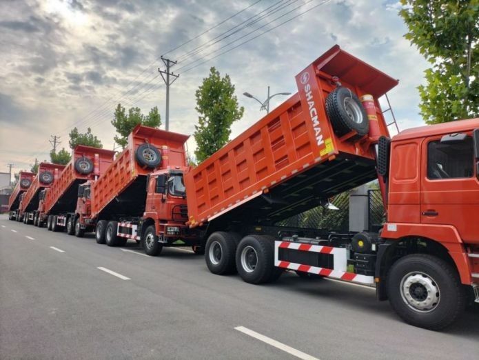 Sistema de mitigación de colisiones de camiones pesados de basura de color rojo neón 25T Capacidad 6x6 6x4 8x4 Tipo de conducción 12 ruedas 1800 3200 1350mm Wheel