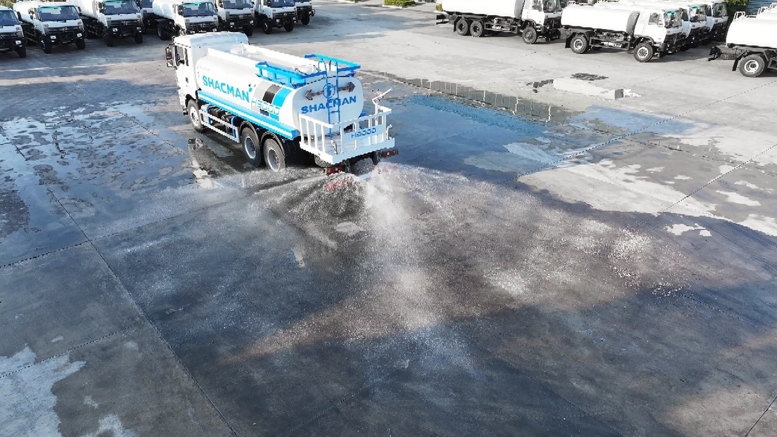 Camión cisterna SHACMAN H3000 4X2 con motor de 336 CV, tanque de 10 m³ y conducción a la izquierda Euro Ⅲ