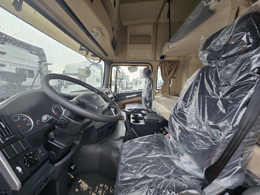 SHACMAN X3000 6X4 Tractor Truck with 600L Aluminum Fuel Tank and Left or Right Driven Variable-width Structure