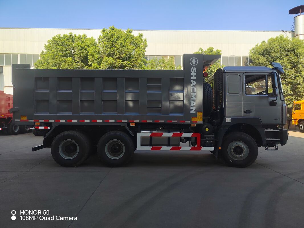 SHACMAN 3 Eje camión pesado con 12.00R20 neumáticos 400L tanque de combustible y transmisión manual 430HP EuroII 25 toneladas