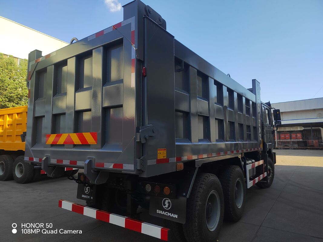 SHACMAN 3 Eje camión pesado con 12.00R20 neumáticos 400L tanque de combustible y transmisión manual 430HP EuroII 25 toneladas
