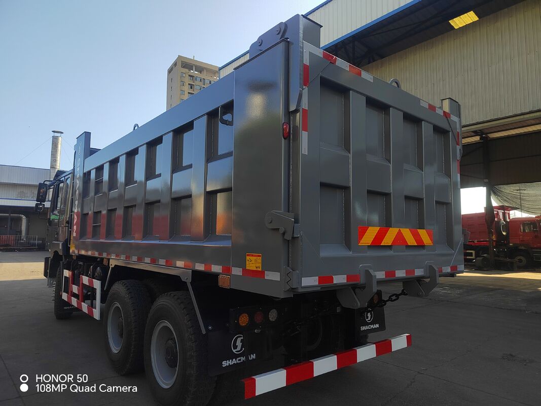 SHACMAN 3 Eje camión pesado con 12.00R20 neumáticos 400L tanque de combustible y transmisión manual 430HP EuroII 25 toneladas